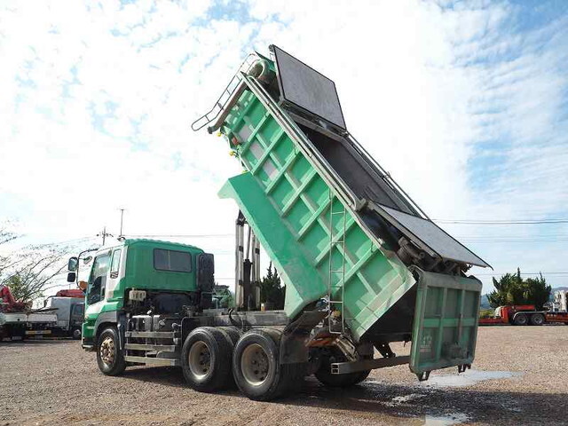 いすゞギガタンク車（タンクローリー）大型（10t）[写真02]