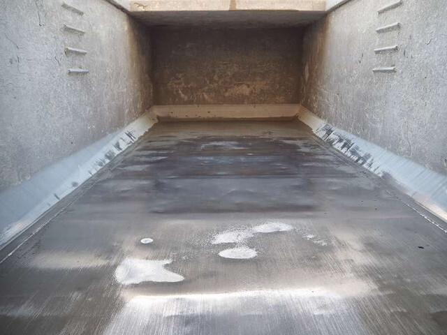 いすゞギガタンク車（タンクローリー）大型（10t）[写真22]