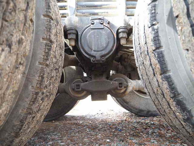 いすゞギガタンク車（タンクローリー）大型（10t）[写真25]