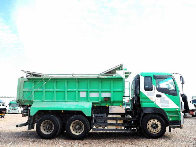 いすゞギガタンク車（タンクローリー）大型（10t）[写真06]