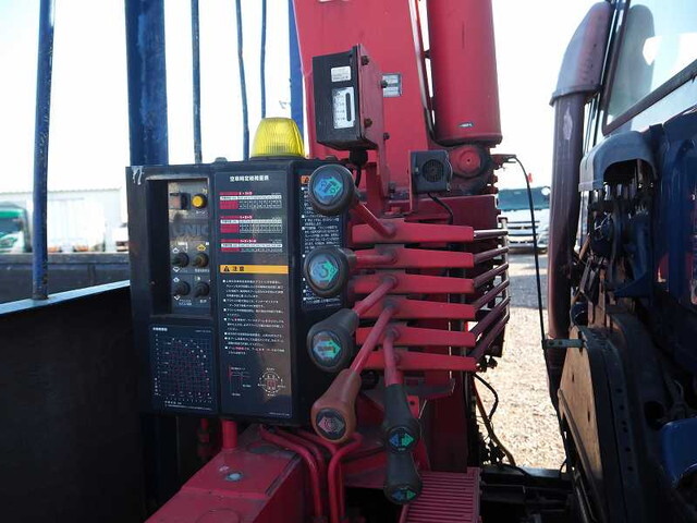 いすゞフォワードセルフクレーン4段中型（4t）[写真12]