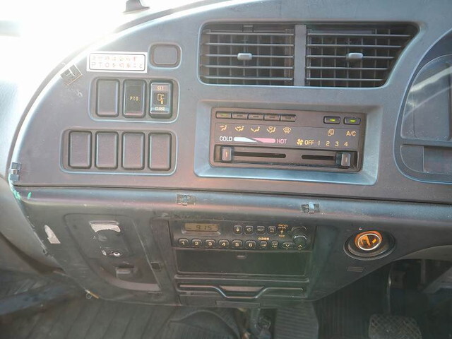 いすゞフォワードセルフクレーン4段中型（4t）[写真37]