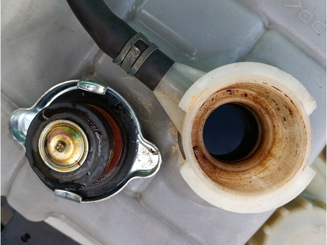 三菱ふそうスーパーグレート深ダンプ（土砂禁ダンプ）大型（10t）[写真14]