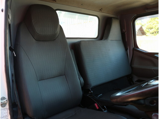 三菱ふそうキャンターダンプ小型（2t・3t）[写真16]