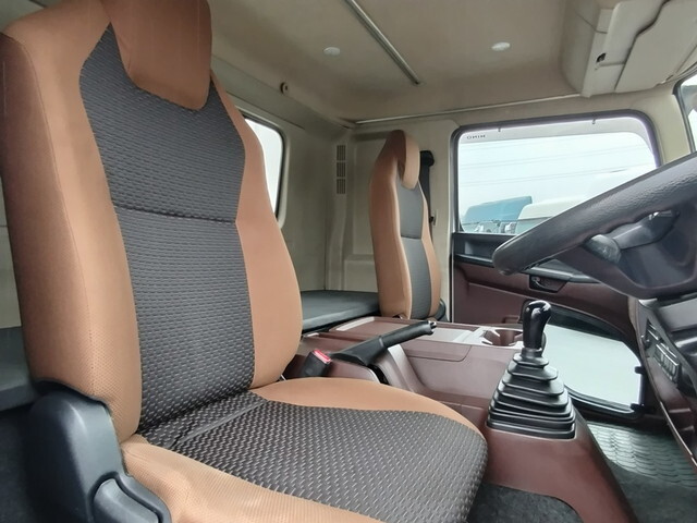 日野レンジャー平ボディ中型（4t）[写真19]