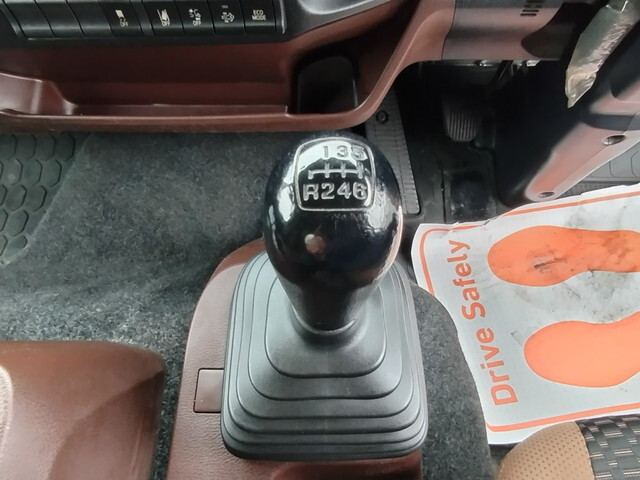 日野レンジャー平ボディ中型（4t）[写真23]