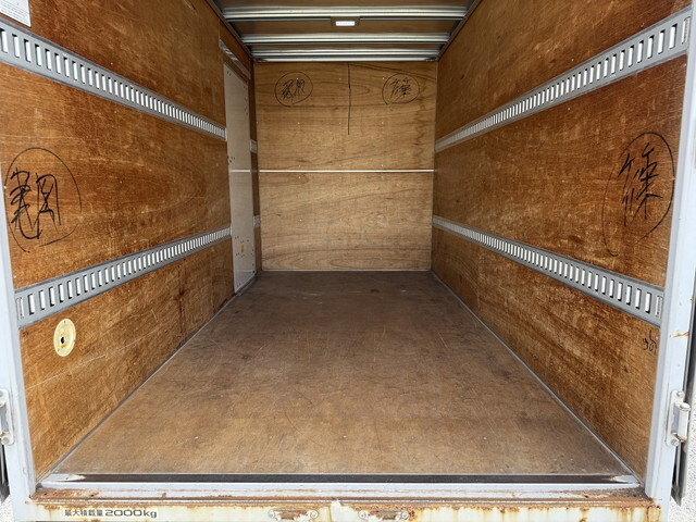 いすゞエルフアルミバン小型（2t・3t）[写真11]