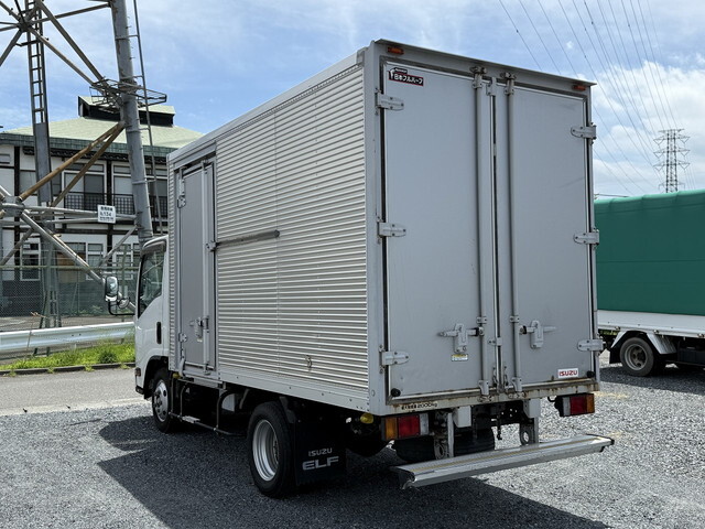 いすゞエルフアルミバン小型（2t・3t）[写真02]