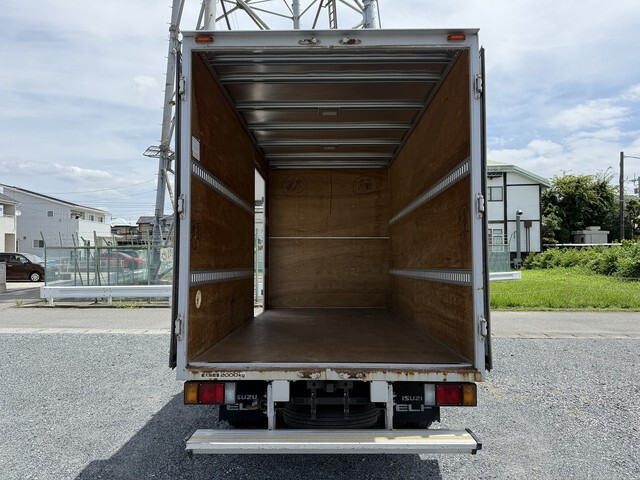 いすゞエルフアルミバン小型（2t・3t）[写真09]