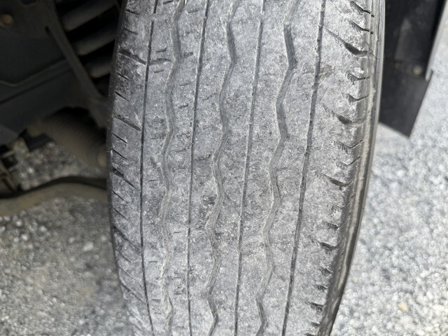 いすゞエルフ平ボディ小型（2t・3t）[写真25]