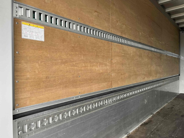 いすゞフォワードアルミウイング中型（4t）[写真10]