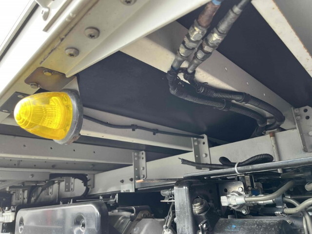 いすゞフォワードアルミウイング中型（4t）[写真14]