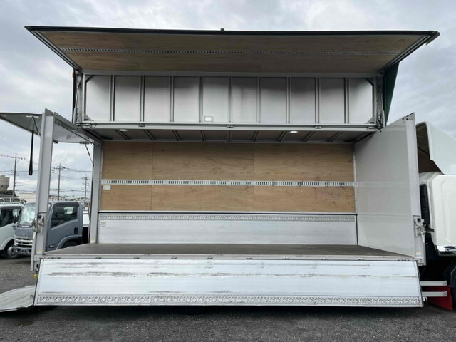 いすゞフォワードアルミウイング中型（4t）[写真19]