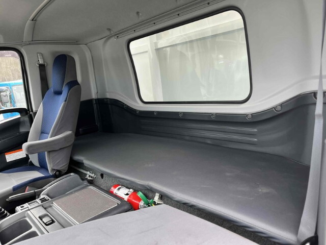 いすゞフォワードアルミウイング中型（4t）[写真38]