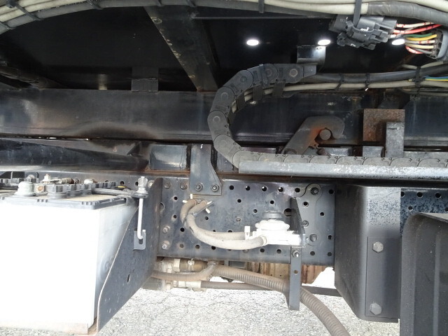 いすゞエルフセーフティローダー小型（2t・3t）[写真13]