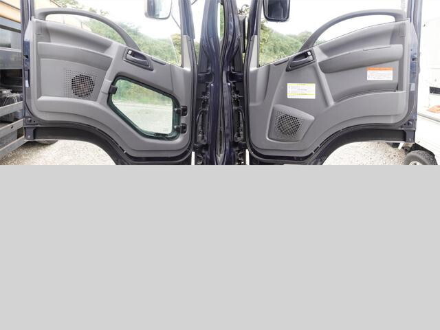 いすゞフォワードアルミウイング中型（4t）[写真16]