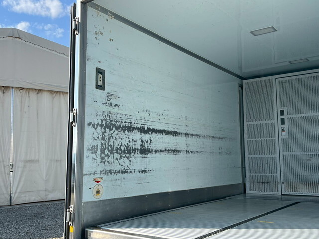 いすゞエルフ保冷バン小型（2t・3t）[写真12]