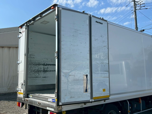 いすゞエルフ保冷バン小型（2t・3t）[写真13]