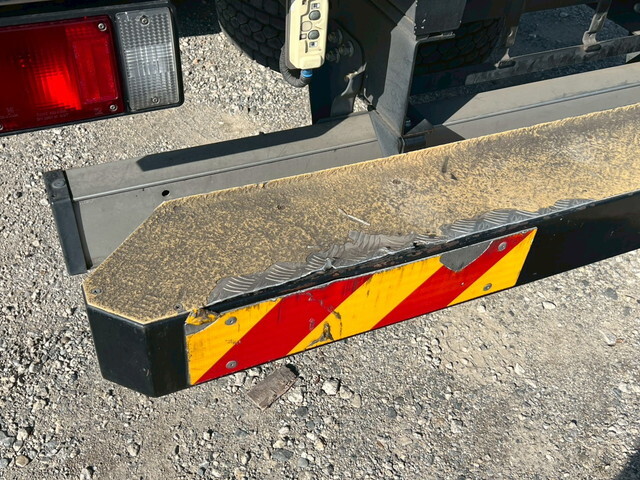 いすゞエルフ保冷バン小型（2t・3t）[写真20]