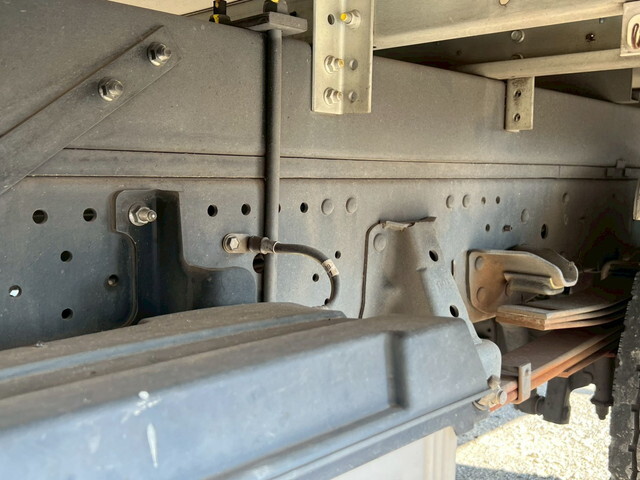 いすゞエルフ保冷バン小型（2t・3t）[写真34]