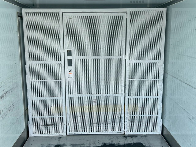 いすゞエルフ保冷バン小型（2t・3t）[写真06]