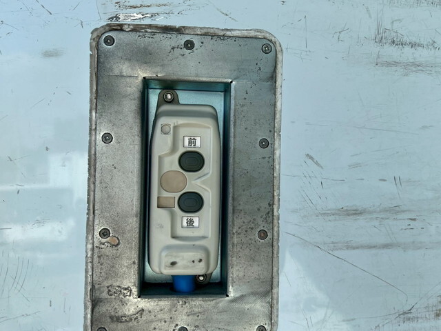 いすゞエルフ保冷バン小型（2t・3t）[写真09]