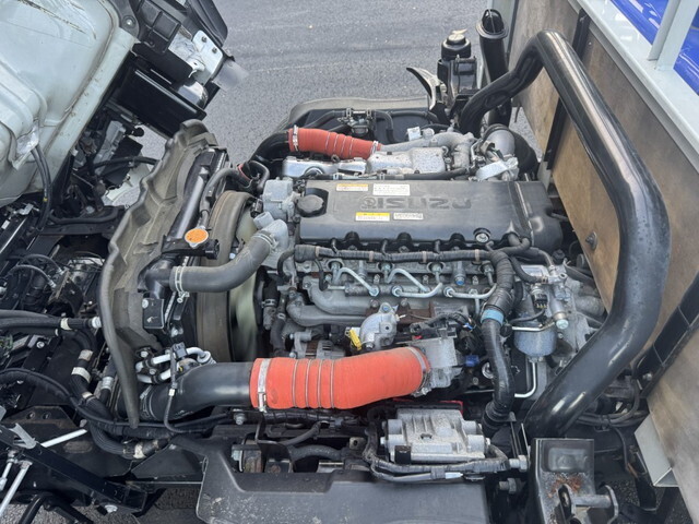 いすゞエルフクレーン4段小型（2t・3t）[写真26]