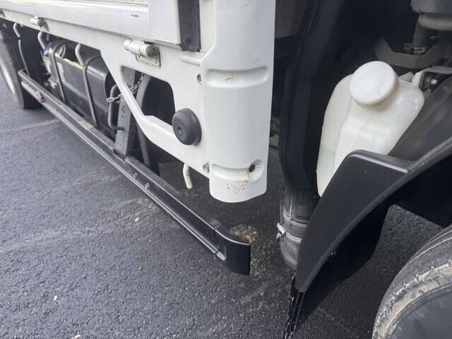 いすゞエルフクレーン4段小型（2t・3t）[写真30]