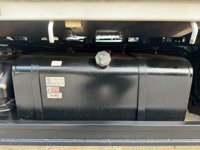 いすゞエルフクレーン4段小型（2t・3t）[写真40]