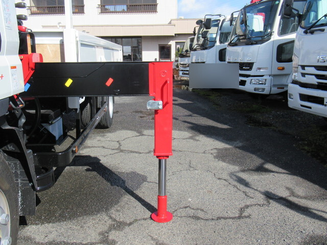 三菱ふそうキャンタークレーン4段小型（2t・3t）[写真10]