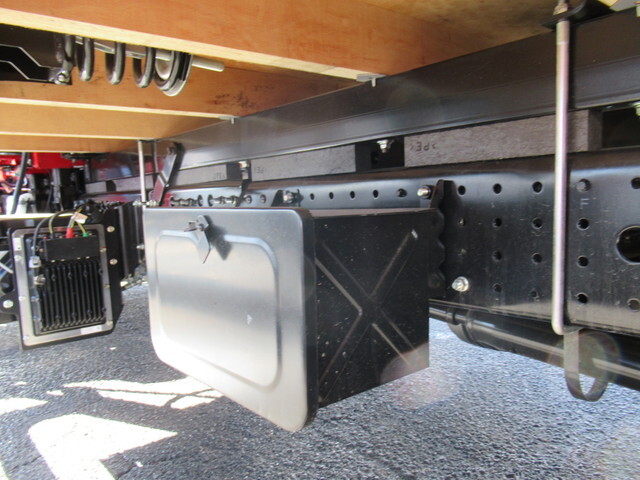 三菱ふそうキャンタークレーン4段小型（2t・3t）[写真13]