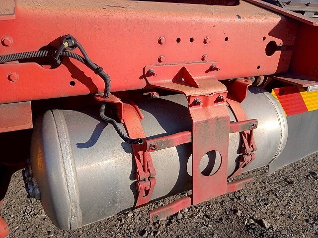 UDトラックスクオントレーラーヘッド（トラクターヘッド）大型（10t）[写真12]