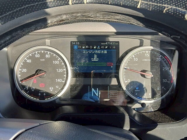 UDトラックスクオントレーラーヘッド（トラクターヘッド）大型（10t）[写真16]