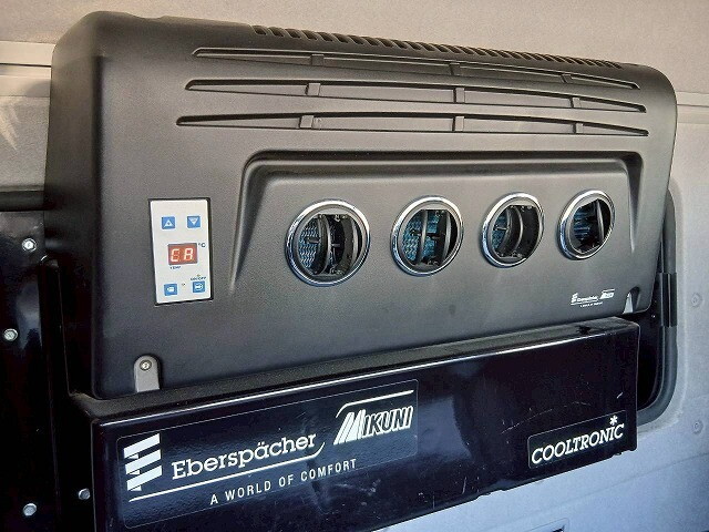 UDトラックスクオントレーラーヘッド（トラクターヘッド）大型（10t）[写真22]