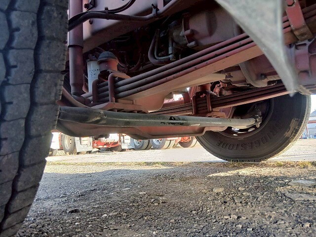 UDトラックスクオントレーラーヘッド（トラクターヘッド）大型（10t）[写真32]