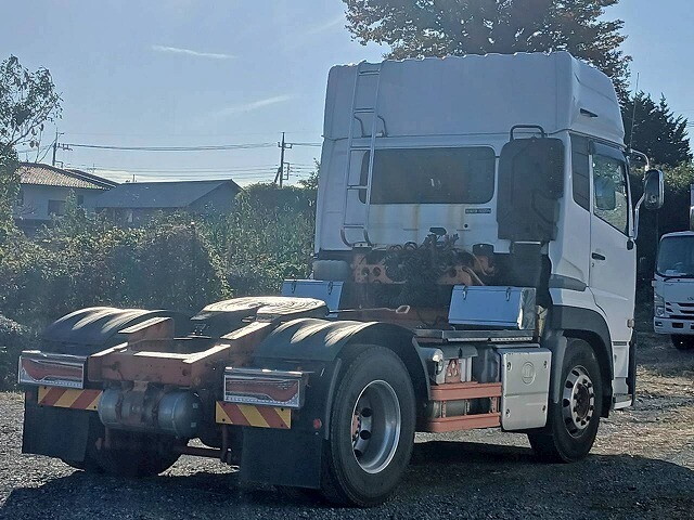 UDトラックスクオントレーラーヘッド（トラクターヘッド）大型（10t）[写真04]