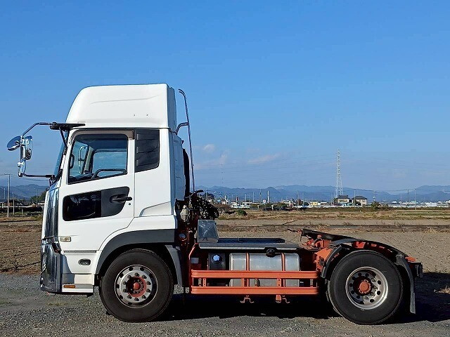 UDトラックスクオントレーラーヘッド（トラクターヘッド）大型（10t）[写真08]