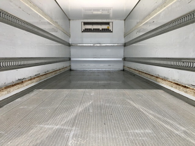 いすゞフォワード冷凍車（冷蔵車）中型（4t）[写真13]