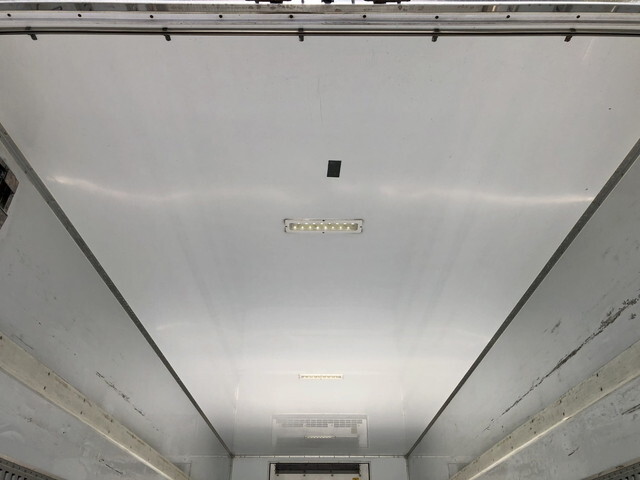 いすゞフォワード冷凍車（冷蔵車）中型（4t）[写真14]