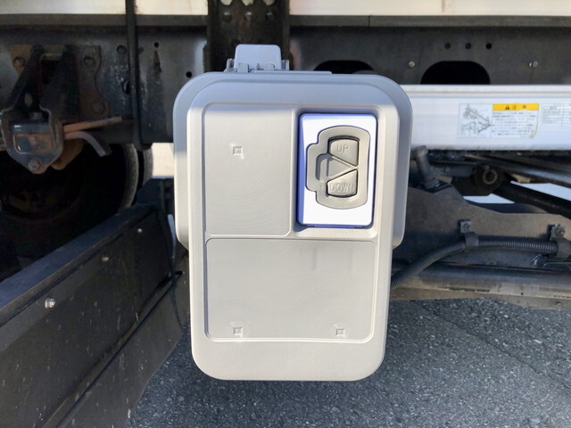 いすゞフォワード冷凍車（冷蔵車）中型（4t）[写真18]