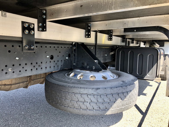 いすゞフォワード冷凍車（冷蔵車）中型（4t）[写真23]