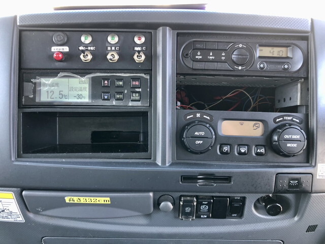 いすゞフォワード冷凍車（冷蔵車）中型（4t）[写真34]