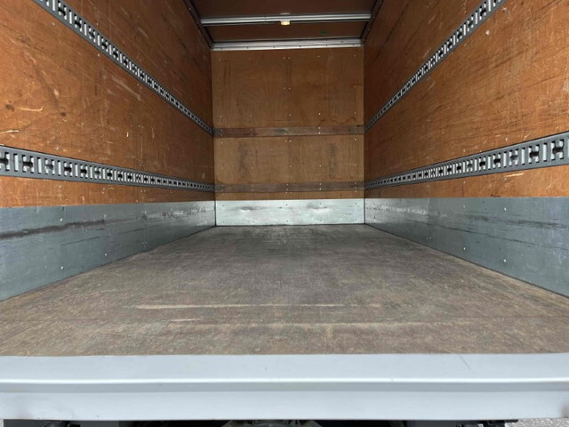 日野デュトロアルミバン小型（2t・3t）[写真10]