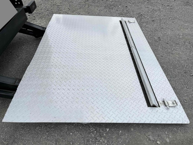 日野デュトロアルミバン小型（2t・3t）[写真19]