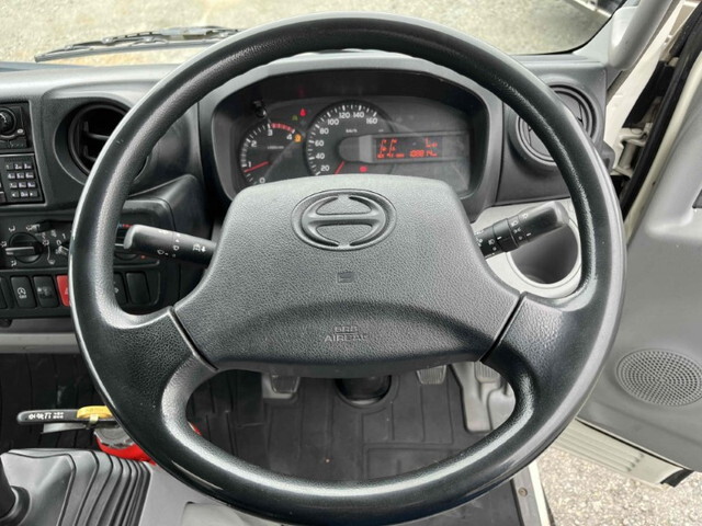 日野デュトロアルミバン小型（2t・3t）[写真33]