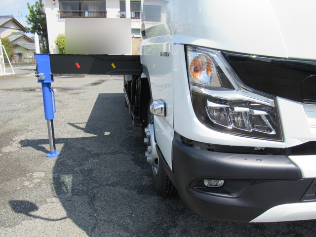 三菱ふそうキャンタークレーン5段小型（2t・3t）[写真11]