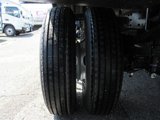 三菱ふそうキャンタークレーン5段小型（2t・3t）[写真30]