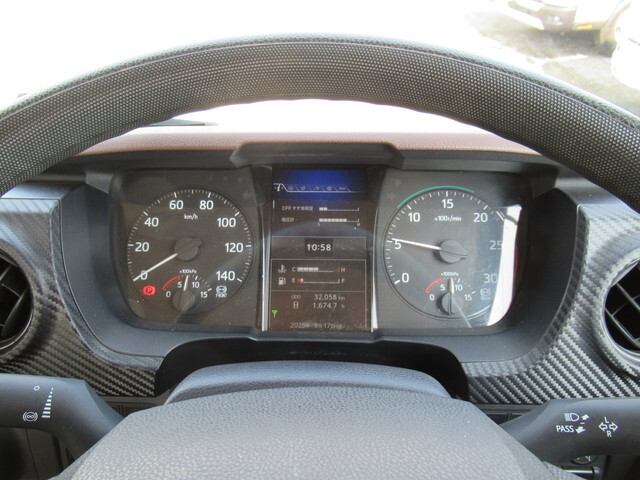 日野レンジャークレーン4段中型（4t）[写真23]