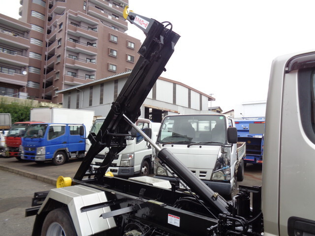 三菱ふそうキャンターコンテナ専用車小型（2t・3t）[写真10]