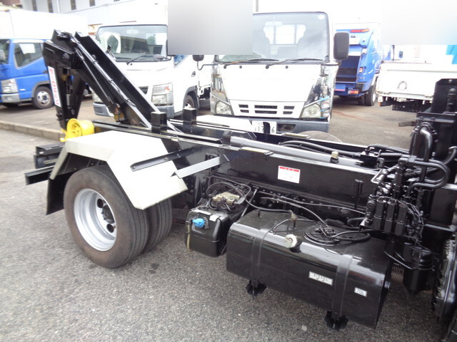 三菱ふそうキャンターコンテナ専用車小型（2t・3t）[写真11]